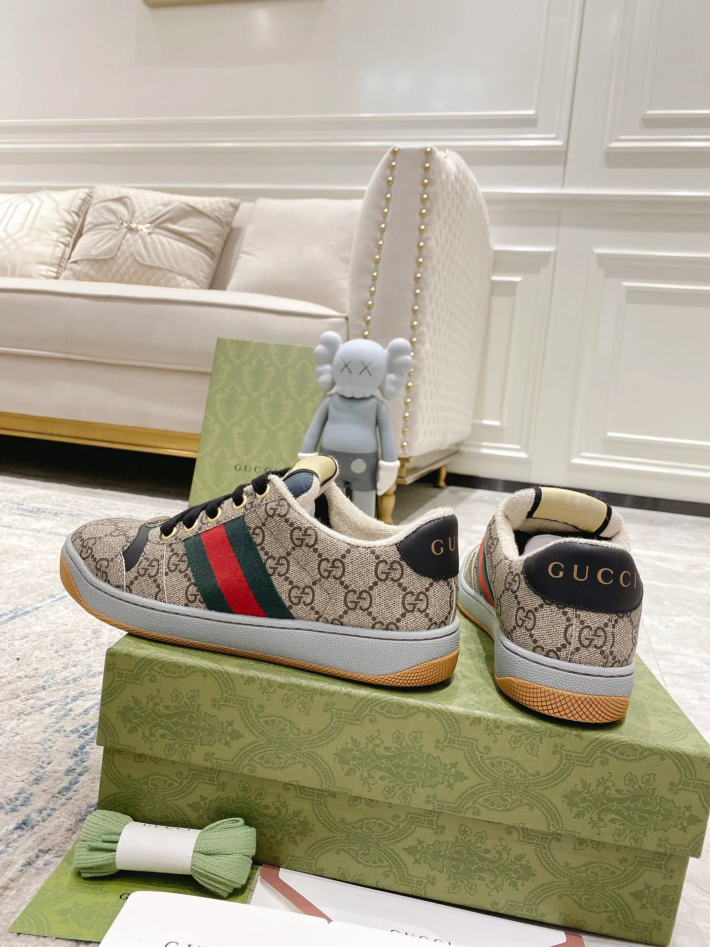 Gucci - Newly upgraded Gucci dirty shoes for couples 👫 2022 early spring new style... GG series distressed casual dirty shoes for the catwalk ⚠️⚠️ Original development and purchase level version... Metal double G crystal cylindrical logo... Gucci original pattern webbing... Exclusive color rubbed cowhide fabric, original terry cloth is delicate, soft and more comfortable and breathable, privately stamped two-color original TPU outsole (lower layer is wider, upper layer is narrower) Ready stock, matching packaging... 35-40/39-44 regular size 💰Female style 290 💰Male style 290